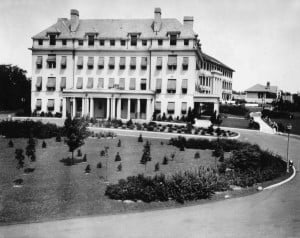 The main hospital building of the Essex Mountain Sanatorium in its heyday.