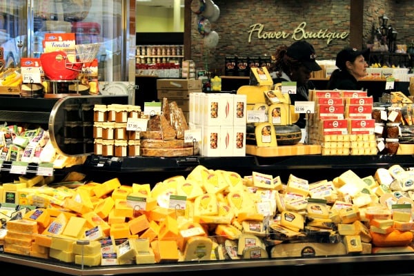 250 kinds of cheeses and help choosing the right one.  "You're not alone in the dairy case," says Kings' CEO.