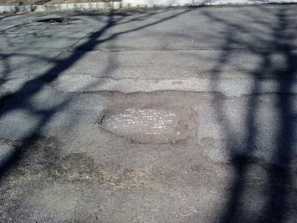There are several large potholes now on Linden between Wildwood Terrace and Grove Avenue.