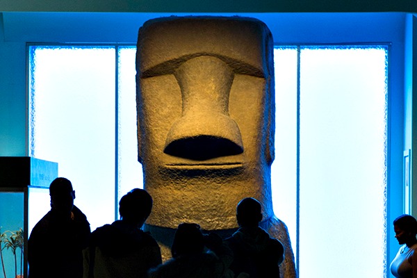 Don't be a dum-dum: See the Rapa Nui Moai at the American Museum of Natural History. (Photo via Bing.com; Creative Commons license.)