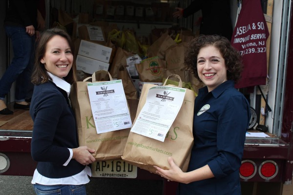 Erika Grothues (l) and Christine McGrath, co-chairs of Verona Fights Hunger Week.