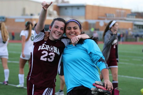 Kelly Carr and Diana Flores were key to Verona's defense.