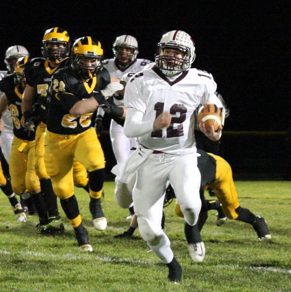 Frank Ferrari takes the ball 72 yards for Verona's first score.