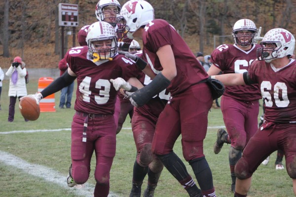 Luke Connell (#43) was the team’s leading receiver. 