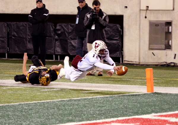Frank Ferrari's first of two touchdowns on the evening. (Photo copyright Jeff Stiefbold)