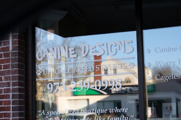 Canine Designs sign